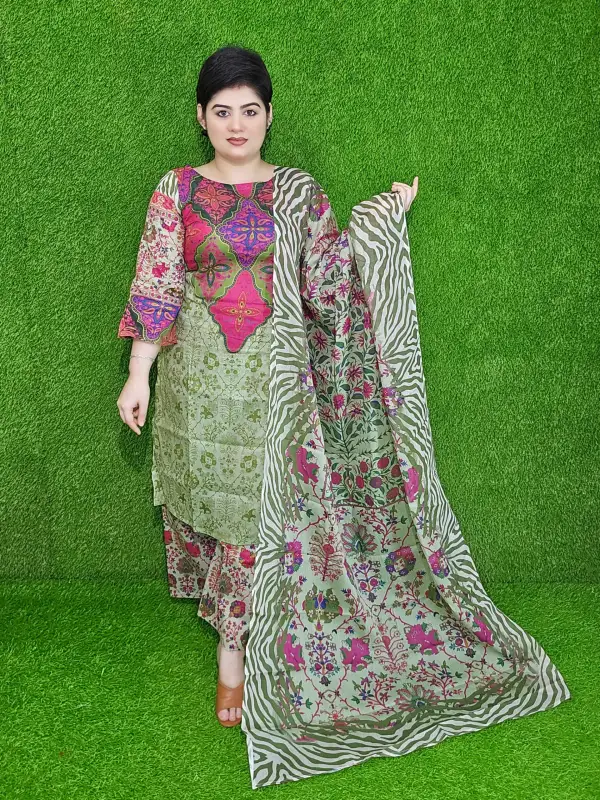 চারিজমা ক্যাটালগের নূর-এ-আয়েশা প্রিমিয়াম আনস্টিচড থ্রি-পিস সেট